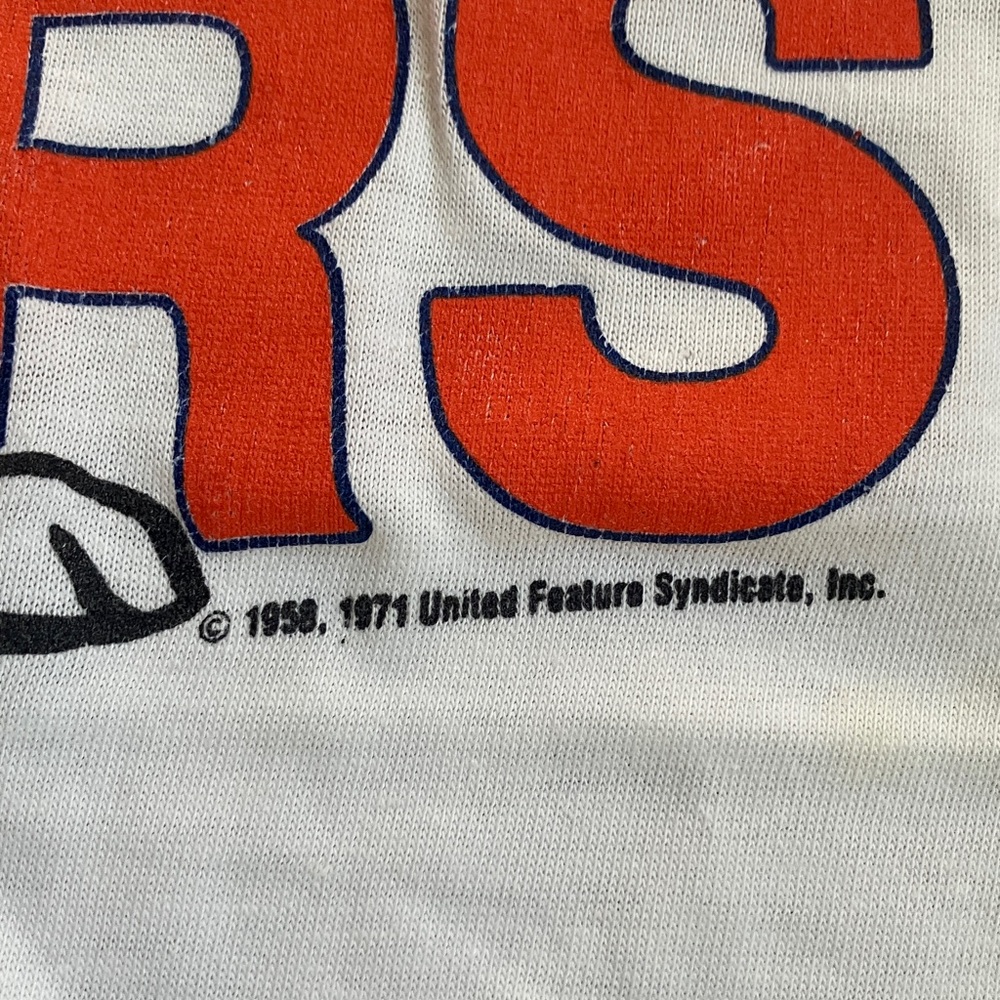 vintage 1971 Peanuts Snoopy and Chicago Bears t-shirt. - Picture 5 of 9